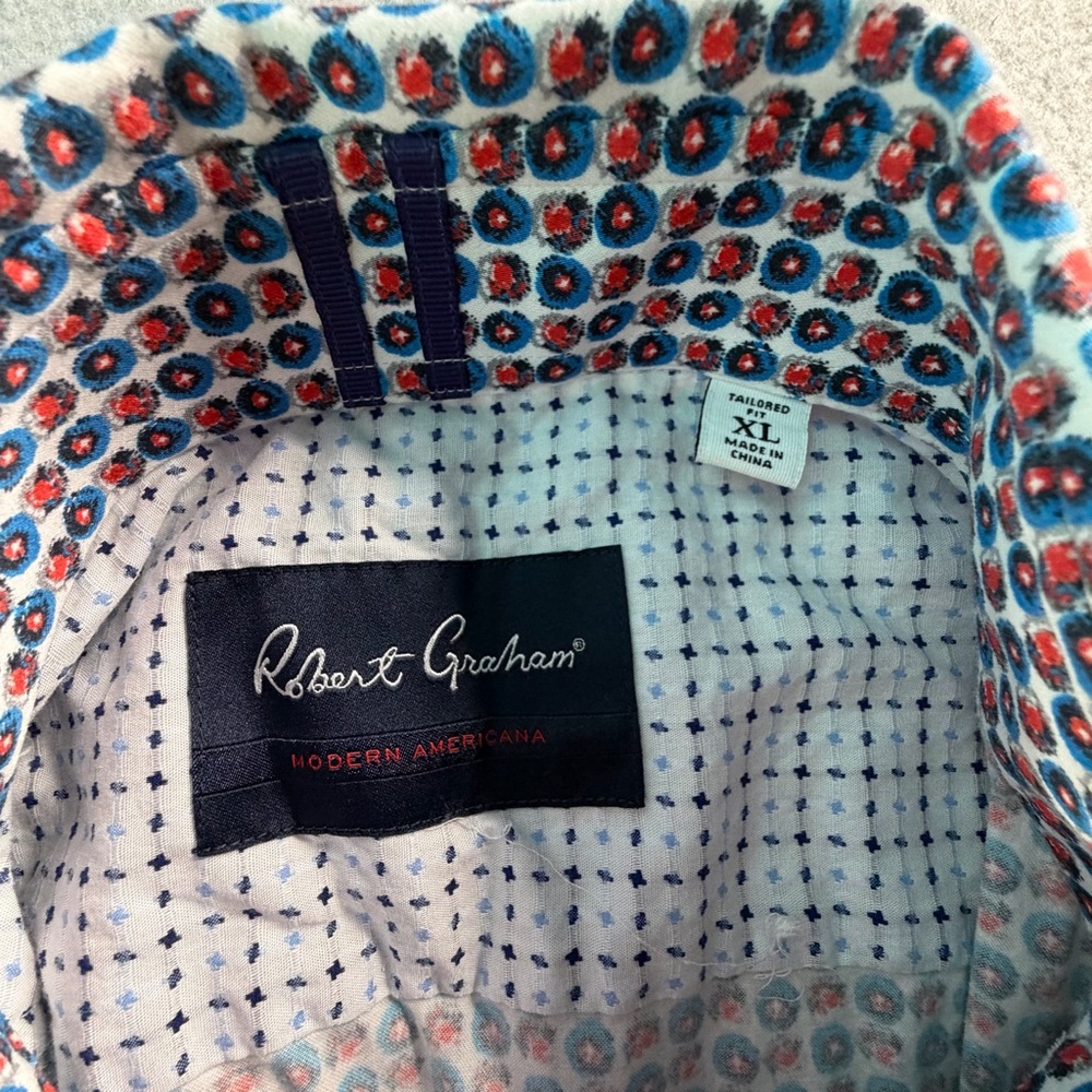 Robert Graham Shirt Men’s XL White Blue Geometric Print Short Sleeve Button Up - Picture 6 of 8